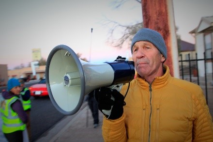 Marshall Ulrich with megaphone