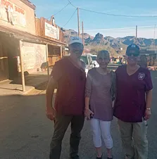 3 people in Oatman, AZ